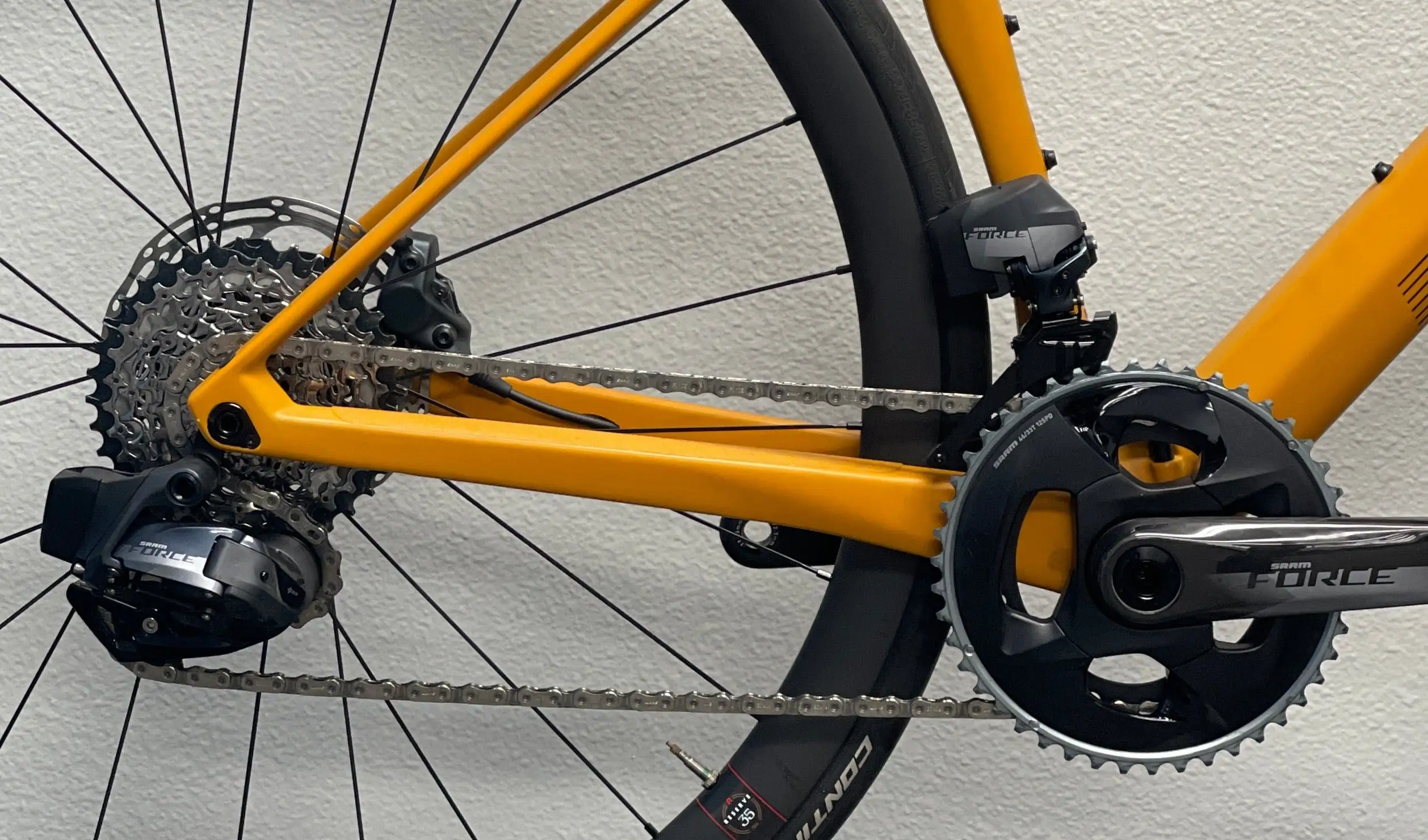 BMC Roadmachine 01 Force AXS (Custom) 2 BMC Roadmachine 01 Force AXS (Custom) - Image 2