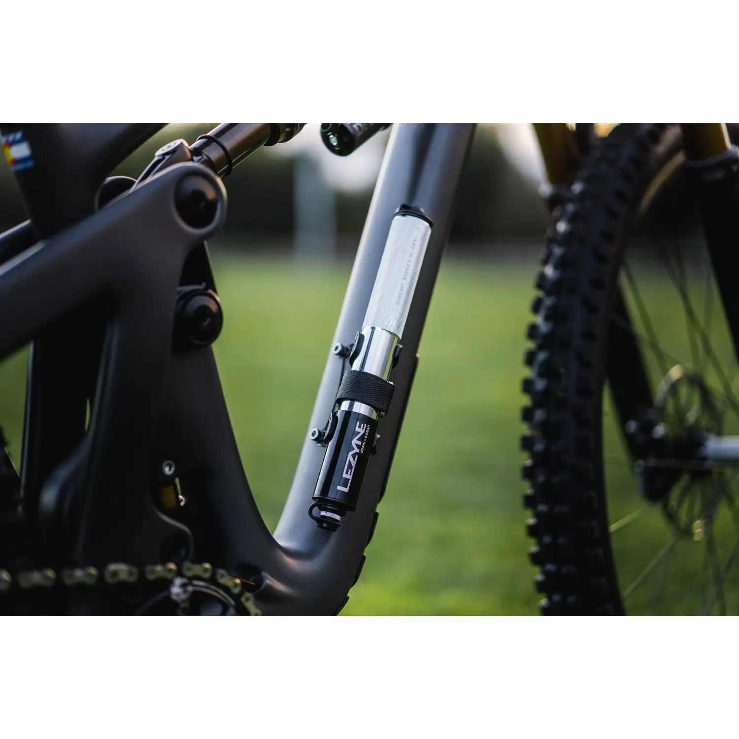 Lezyne Grip Drive Hand Pump 2 Lezyne Grip Drive Hand Pump - Image 2