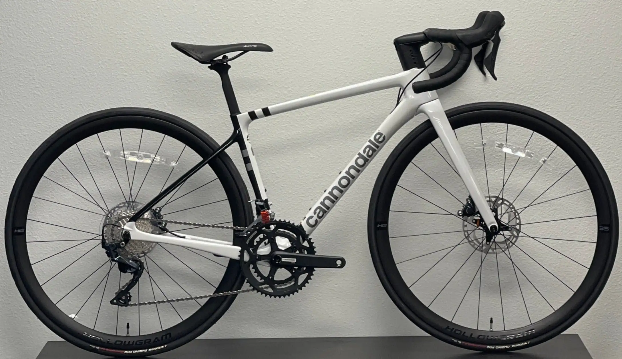 Cannondale Super Six Evo Disc Ultegra (Blem) 1 Cannondale Super Six Evo Disc Ultegra (Blem)